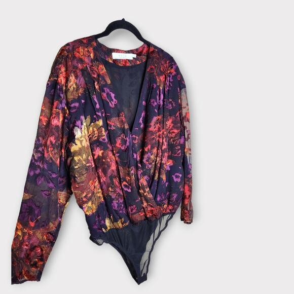 ASTR The Label Maren Velvet Floral Bodysuit Purple Red Women’s Large - Picture 3 of 10